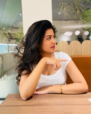 Goldie Nissy Instagram - If “don’t talk to me until I’ve had my food” had a face😁 
#hyderabad #foodie
