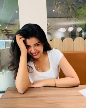 Goldie Nissy Instagram - If “don’t talk to me until I’ve had my food” had a face😁 
#hyderabad #foodie