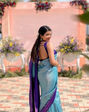 Goldie Nissy Instagram - Fresh flowers and old love 
Outfit: @shilpacouture 
📸: @seshi_kiran 
.
#sareelove #goldienissy