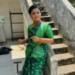Gomathi Priya Instagram - Meena ❤️💐 #meena #siragadikkaaasai #vijaytelevision #vikatan #saree #traditional #gomathipriya #priyabalakumaran #priyabalakumaran_gp #gp #nothingbutpriya #behappy #bekind #blessed saree @ksk_sarees Blouse Desgin @befabulla_boutique