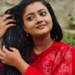 Gomathi Priya Instagram - அம்மாடியோ நீ தான் இன்னும் சிறுபிள்ளை ✨☺️ #nillavea #gomathipriya #priyabalakumaran #priyabalakumaran_gp #gp #nothingbutpriya #actress #television #oviya #bhanu #valli #meena #radhika #revathy #behappy #bekind #blessed #tamil #telugu #malayalam #songs #nature #madurai #chennai #hyderabad #thiruvanthapuram Picture @navaneethmakeupartist