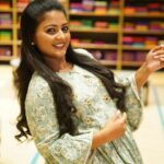 Gomathi Priya Instagram - Take a step back, evaluate what is important, and enjoy life. #gomathipriya #priyabalakumaran #priyabalakumaran_gp #gp #nothingbutpriya #actress #television #lifestyle #meena #siragadikkaaasai #vijaytelevision #vikatan #bekind #behappy #spreadlove #moment #enjoy