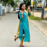Gomathi Priya Instagram - பழைய சிந்தனைகளை அறுவடை செய்து, புதிய சிந்தனையை பொங்கலாய் புகுத்தி, கரும்புசர்க்கரைப் போல் கள்மனம் கலைந்து, தித்தித்திப்பாய் திகைப்பூட்டடும் இந்த திருநாள்… இனிய பொங்கல் நல்வாழ்த்துகள் 💐 Outfit @instorefashions #happypongal #pongal2024 #celebration #tamilfestival #gomathipriya #priyabalakumaran #priyabalakumaran_gp #gp #nothingbutpriya #kurtis #instore #instorefashions