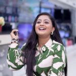 Gomathi Priya Instagram - Get the Samsung Smart Tizen TV at Sathya! Use it as a computer too. Enjoy a 33% discount, save ₹24,900, and get up to ₹5,000 cashback. Don’t miss this offer—visit Sathya today and grab yours! #SamsungSmartTV #SathyaDeals #SmartTizenTV #DiscountOffer #SaveBig #cashbackoffer #gomathipriya #priyabalakumaran #priyabalakumaran_gp #gp #nothingbutpriya