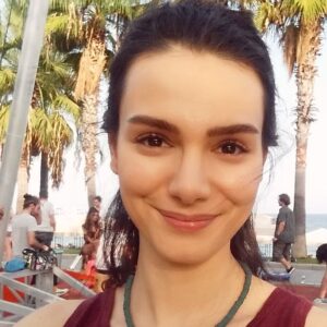 Gonca Sarıyıldız Instagram - #tbt yazdan... değil. Yine de kabul edelim var bi yaz havası 🌴☉ #throwback