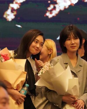 Gong Min-jeung Instagram - 주란이 안녕 행복하자🌸 고맙습니다🙆🏼‍♀️