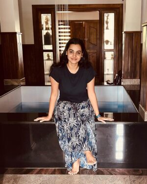 Gopika Udayan Instagram - Vivid warm around.
