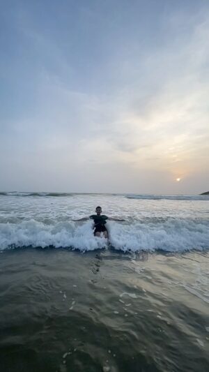 Gouri Agarwal Instagram - On this serene beach, in an infinite ocean within those mighty waves, there I stood escorted by the mountains and guarded by the sun.✨

I felt timeless for a moment while the energy around captivated my soul.❤️

What a day it was…!!!
.
.
.
.
#gokarna #beach #kudlebeach #ombeach #karnataka #karnatakatourism #mountains #sun #roadtrip #travelgram #travelmode #reels #trending #live #letlive #vibes #mood #waves #passion #instagram #highonlife ✨🥰❤️🌎