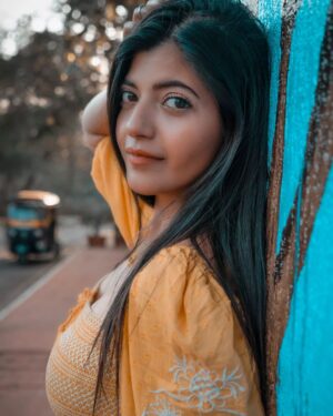Gouri Agarwal Instagram - Enigmatic🎭

Shot and edited by : @mohitpanwarofficial 🤗
.
.
#enigma #smile #capture #shot