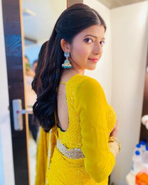 Gouri Agarwal Instagram - 🌻💛