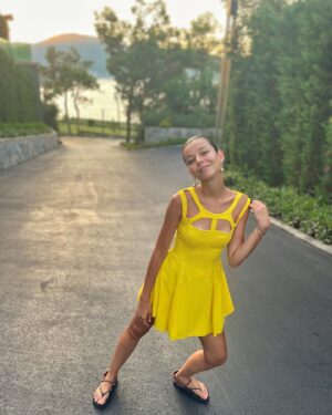 Gözde Duru Instagram - Hello yellow🌞