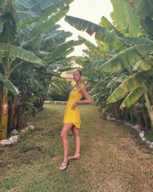 Gözde Duru Instagram - Hello yellow🌞