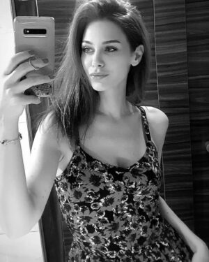 Gözde Mukavelat Instagram - 