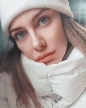 Gözde Mukavelat Instagram - ☃️🤍
