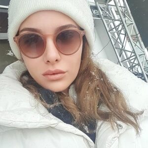 Gözde Mukavelat Instagram - 🤍❄️😎