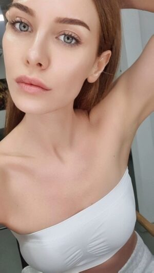 Gözde Mukavelat Instagram - Loreal Shooting 📸