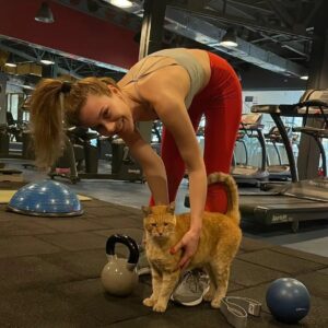 Gözde Mukavelat Instagram - Güzelliğimi spora borçluyum miyavvvv 😹😻 #sport #sportslover #catslover