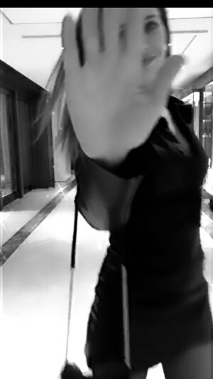 Gözde Mukavelat Instagram - #night 🖤💫