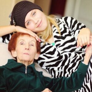 Gracie Dzienny Instagram - Today we say goodbye to our incredible Grandma Una. It’s difficult to imagine a world without my little Irish good luck charm. A world absent of her Una-isms and love of small beautiful things. She had a strength that filled me with such pride. She was the most loving, the most generous, and just the most fabulous. I can’t believe that I got to call her mine and will love her “mieces to pieces” forever and always. ☘️