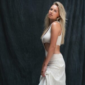 Gracie Dzienny Instagram - 🕊️