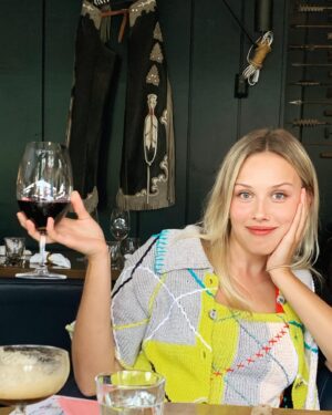 Gracie Dzienny Instagram - Banff Birthday…year✌️