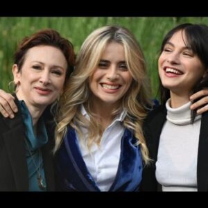 Greta Scarano Instagram - É stato un viaggio bellissimo. Ed è sconcertante quanto questa serie sia così drammaticamente attuale. Grazie a tutte le persone che l’hanno pensata, voluta e realizzata. E grazie a tutti i miei compagni di viaggio che è stato davvero meraviglioso. Grazie soprattutto a Donatella.