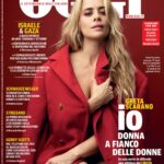 Greta Scarano Instagram - “In tanti dicono: «Che palle ‘sto femminismo!». Sono una femminista del mio tempo, e le femministe non ce l’hanno con gli uomini. Significa volere la parità dei sessi e prendere posizione in un sistema che ancora, davanti a una violenza, pensa: «Se l’è cercata»” In #Circeo, serie in tre puntate già l’anno scorso su Paramount e dal 14 novembre su Rai 1, @gretascarano interpreta il ruolo del difensore di Donatella Colasanti, sopravvissuta nel 1975 alle violenze inaudite di Angelo Izzo, Gianni Guido e Andrea Ghira, che costarono la vita all’amica Rosaria Lopez. «Un’avvocata dalla parte delle donne, figura immaginaria che è la sintesi delle tante schierate al fianco di Donatella Colasanti. Purtroppo c’è voluto il sacrificio di due ragazze per modificare la legge sulla violenza sessuale, da reato contro la morale a reato contro la persona. Circeo si svolge nelle aule di tribunale. Ha un valore per capire quel momento storico. Sono poi le istituzioni, la scuola e le famiglie che dovrebbero insegnare il rispetto verso ogni essere vivente», dice l’attrice a @michela.auriti in un’intervista al settimanale OGGI. Secondo l’attrice: «La vittimizzazione secondaria, ovvero la colpevolizzazione di chi ha subìto, fa parte del dibattito di tutti i giorni. Non c’è sufficiente chiarezza legislativa, nel distinguere per esempio quando si tratta di molestia oppure di violenza». Vi aspettiamo in edicola! Foto di @makigalimberti
