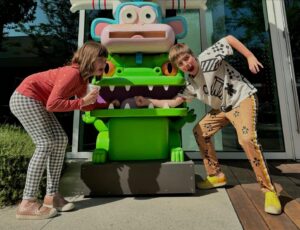 Grey DeLisle Instagram - #takeyourkidstoworkday at @nickanimation ! #nickelodeon #nicktoons #spongebob #spongebobsquarepants