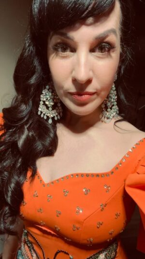Grey DeLisle Instagram - I’m very #famous. #voiceacting #cartoons #fame #celebrity #voiceover #animation #nicktoons #90s #nickelodeon @nickelodeon @tarastrong