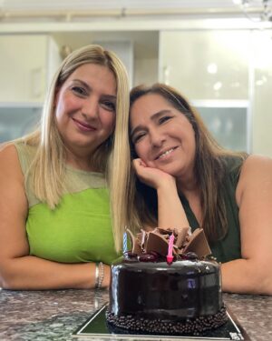 Gülhan Tekin Instagram - Seni veren Allah’a şükürler olsun 🙏❤️🥰😍 09/07 @hazeltekinersoy