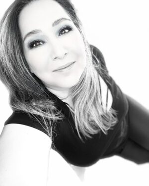 Gülhan Tekin Instagram - Kendi kendime… 🤗