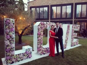 Gülhan Tekin Instagram - Pek muhterem eşimle düğün hatırası 😃 @benhasanelmas ❤️
#idilmertwedding