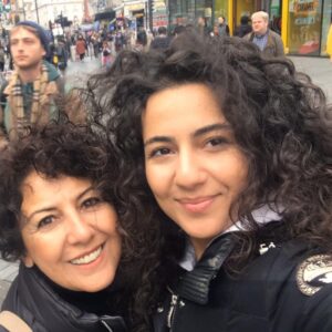 Günay Karacaoğlu Instagram - Yazdım sildim,koydum sildim..gelde sarılalım,doğum günün kutlu olsun bitanem.