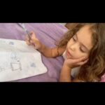 Guta Stresser Instagram - Um dia normal por aqui brincando de faz de conta com a sobrinha Sophia que faz uma mãe e uma professora dignas de um Oscar!!! Criança é demais!! E algo me diz que a Sophia vai ser atriz (ou diretora! E das brabas!!! 😅) Boa Semana Amigos Daqui do Insta!!! #sobrinhasophia #tiaguta #domingo #brincadeiradecriança #fazdeconta #gutareels #gutastresser