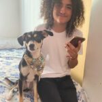 Guta Stresser Instagram - O meu afilhado, sobrinho e amigo Ronald Lopes Stresser, com o amigo Chopp II, o Cãozinho 🐶 do outro sobrinho, o Theo. Sou uma tia orgulhosa!! Amo meus sobrinhos!! Amo nossos pets também!!! Sdds do Carlão, da Pink e do Floyd!! Beijos da tia, rapazes!!! . . . . #ronaldslopesstresser #chopp #amigos #sobrinho #afilhado #família #tiaguta #gutastresser #curitiba