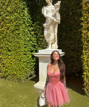 Hélène Boudreau Instagram - Jardins du château de versaille 🌳🌷🍋🍊🪴