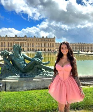 Hélène Boudreau Instagram - Jardins du château de versaille 🌳🌷🍋🍊🪴