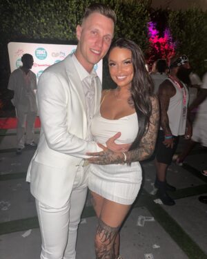 Hélène Boudreau Instagram - Miami dump 🥰