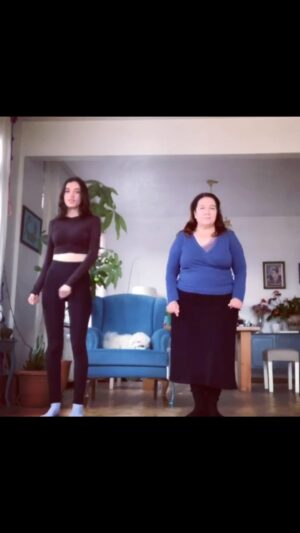 Hülya Duyar Instagram - @slaaknn  Dünya Tatlısı Canım Sıla’m, sen minicikken tanıştık seninle.. Daha o zaman büyüledin beni yeteneğinle.. Seninle çok gurur duyuyorum.. Hayata karşı hep güzel güzel dans edelim, danslarımız hiç bitmesin... #seniçokseviyorum