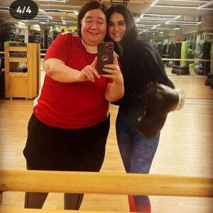 Hülya Duyar Instagram - Çok şanslısın Yalıçapkını dizisindeki Hülya Doyar. Keşke büyük bir ödül alsan çünkü gerçekten hak ediyorsun. Seni çok seviyorum. Sana hayranım. Seni çok sevdim. Umarım bir gün iletişim kurarız. Lütfen. 🥰🌸🌸

رد على تعليقات و إعجاب