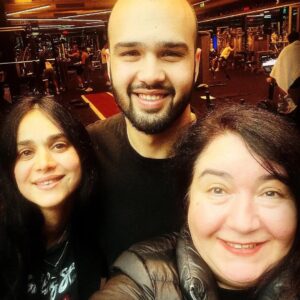 Hülya Duyar Instagram - Çok şanslısın Yalıçapkını dizisindeki Hülya Doyar. Keşke büyük bir ödül alsan çünkü gerçekten hak ediyorsun. Seni çok seviyorum. Sana hayranım. Seni çok sevdim. Umarım bir gün iletişim kurarız. Lütfen. 🥰🌸🌸

رد على تعليقات و إعجاب