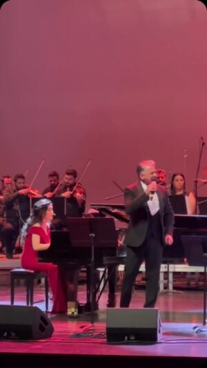 Hülya Duyar Instagram - @guldiyartanridagli  @emrealtug  @yalicapkiniresmi  #muhteşem  #konser #çokteşekkürler🙏 ♥️🧿