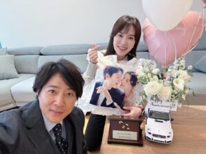 Ha Hee-ra Instagram - 늘…잊지않고…
귀한선물..
감사..감사합니다!!!

#감사 #은혜 #결혼30주년 
#축하선물