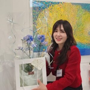 Ha Hee-ra Instagram - 감사합니다…!!!
태란이의 멋진 작품도 함께~
#감사 #은혜 #전시회 #유화 #아름다운화실 #아름다운여행전 #슈페리어개러리 #1월27일까지