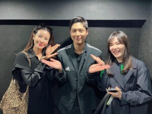 Ha Hee-ra Instagram - 공연보면서.. 웃다..울다…
작품도 넘 좋고…따뜻하고…

무엇보다도 새로운 모습을 볼수있어서 정말 좋았네~

분명 얼마나 노력하고…
또 노력했는지..
객석에 다 전달되기에..
더 감동의 눈물이 났네요..

연기도 노래도..모든게 완벽했던 시간..
아름다운 시간여행….
초대해줘서 고마워~~

@letmefly_musical 
#감사 #은혜 #뮤지컬 #렛미플라이 #박보검 님 #이태란 님