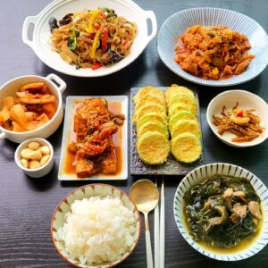 Ha Jae-sook Instagram - 😋🫰#이스방생일핑계로며칠동안파티#다들넘고마워#밤톨이가젤고마워
#고성댁#낼은운동가자