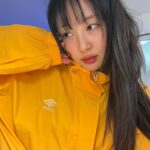 Ha Soo-young Instagram - @umbrokorea 가볍고 산뜻한 엄브로 셋업💛 #광고 #엄브로 #플레이버셋업 #FLAVOUR #셋업 #자켓추천