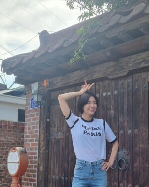 Ha Yeong Instagram - 날씨 엄청 좋았음(더웠음) 💙