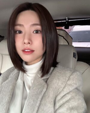 Ha Yeong Instagram - @rerhee_official 
@rerhee_joo @rerhee_rhee 
최고야