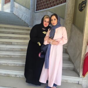 Hadis Fouladvand Instagram - نعمت فقط باران نیست
گاهی خدا رفیقی نازل میڪند
زلال تر از باران... رفيق جونم مرسى كه هستى 
#حديث_فولادوند
#نعيمه_نظام_دوست